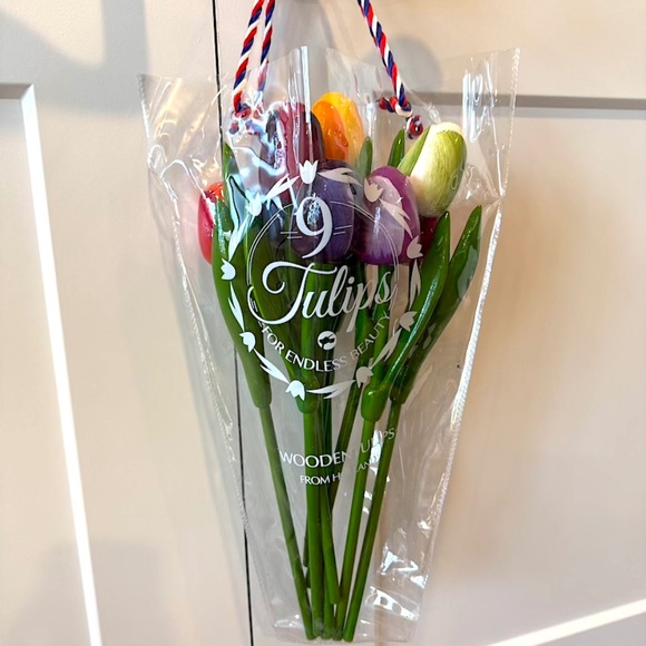 🌷Wood Tulip Bouquet from Holland! - Total 9 (NIB) - Picture 2 of 12